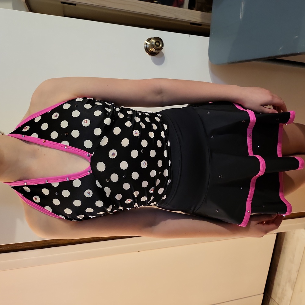 Dance costume size Small Adult